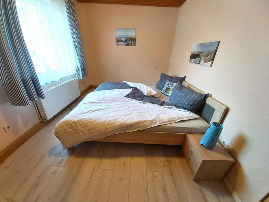 Haus Schwalbennest Appartement Bensersiel Buitenkant foto